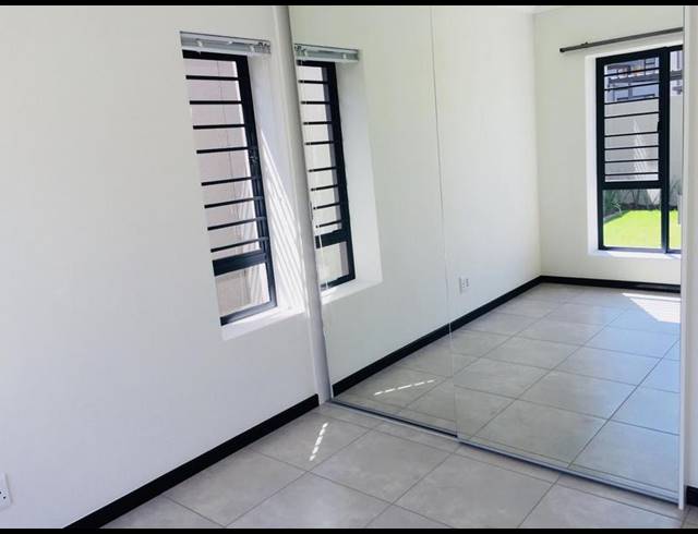 1 BEDROOM APARTMENT FOR SALE IN FOURWAYS